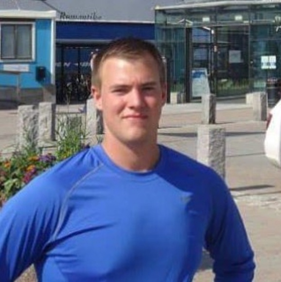 Meet your Posher, Curtis - Picture 1 of 3